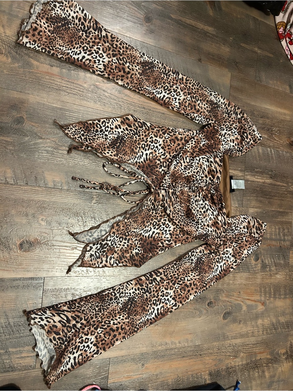 Leopard Print Tie-Front Long Sleeve Crop Top - Brown/Cream